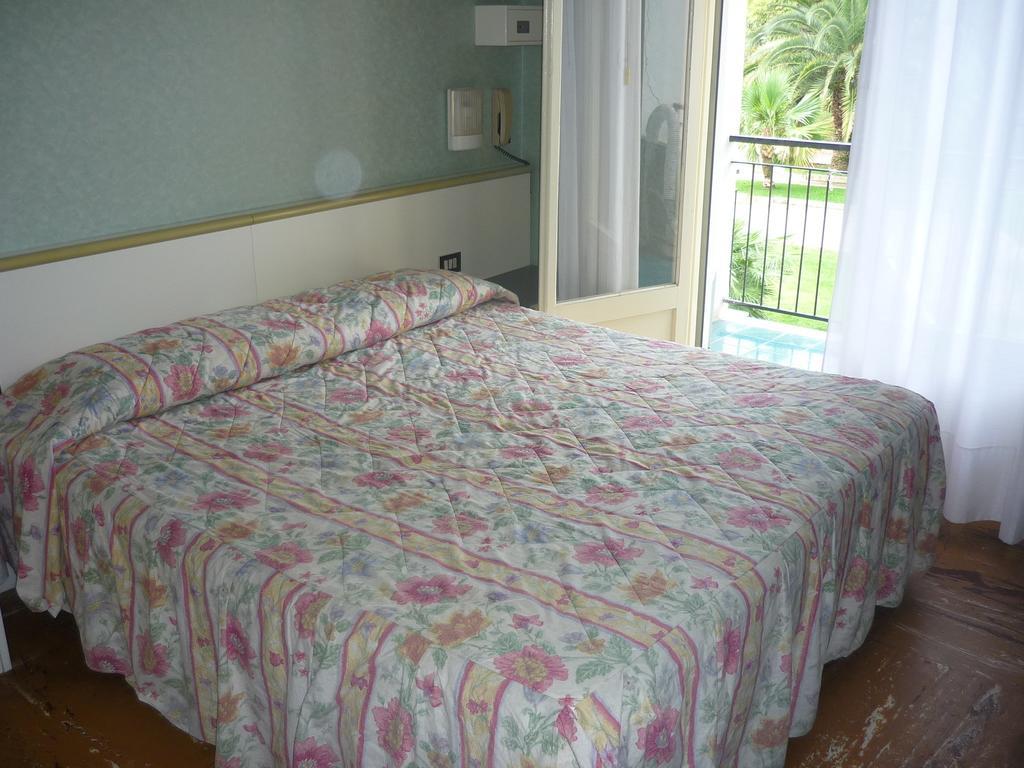Hotel Europa Arma di Taggia Ngoại thất bức ảnh